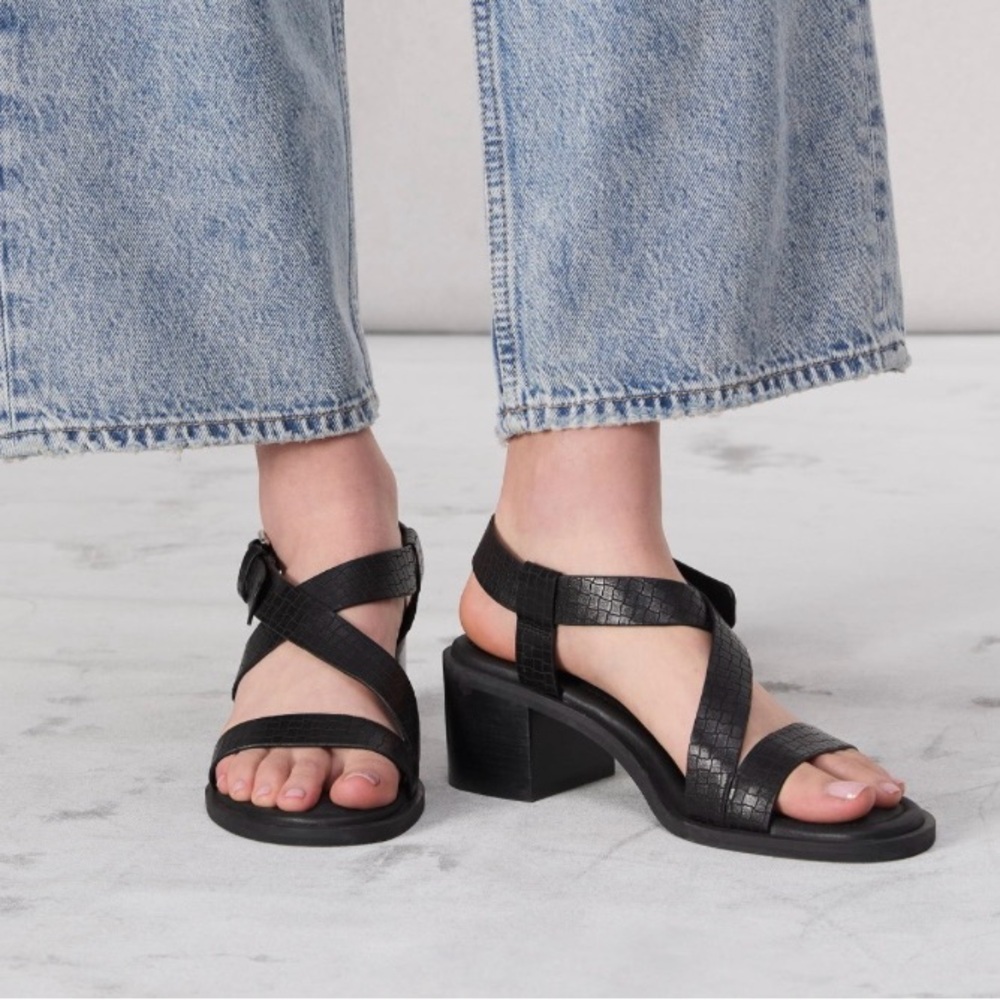 Rag and Bone - Geo Leather Block Heel Sz 40/10 - never worn